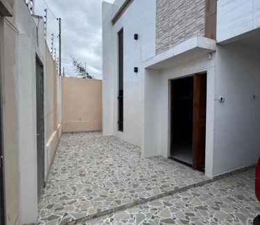 Universitario House | Casa 4 quartos, piscina privativa, 3 suíte geradeila smart tv ar-condicionado