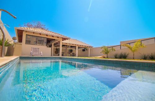 Caldas Novas Villa | Casa 5 Quartos, Piscina Aquecida e acesso ao Lago