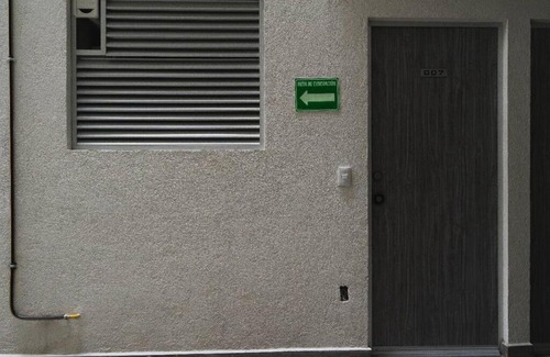 Santa Maria la Ribera Apartment | Casa a una calle del Kiosko Morisco.