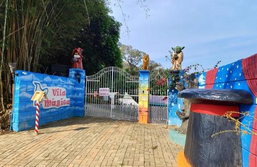 Bueno Brandao House | Casa Abacaxi, Vila Mágica