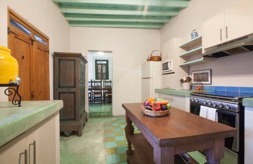 La Paz House | Casa Abuelita Summary