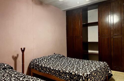 Ixtlahuacan de los Membrillos House | Casa Abundia