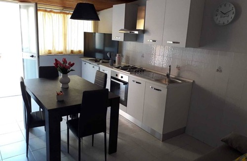 Casteldaccia House | Casa Accogliente a Pochi Minuti Dalla Spiaggia, Ammessi Cani di Piccola Taglia