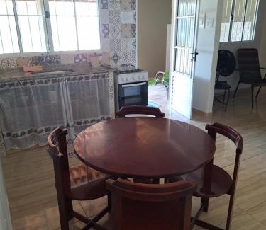 Brotas House | Casa acolhedora, bem aconchegante com piscina.