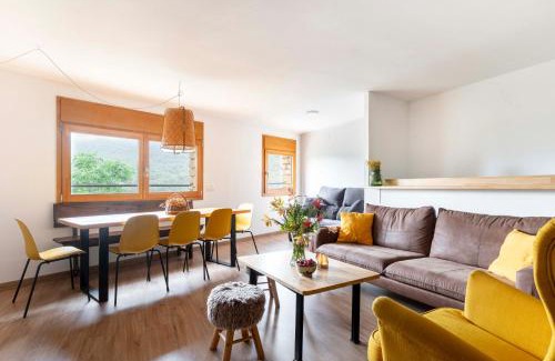Ager House | Casa acollidora i familiar amb jardi i barbacoa