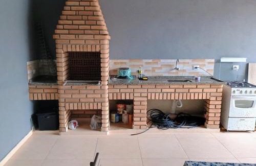 Itanhaem House | Casa aconchegante com churrasqueira e piscina para um ambiente familiar