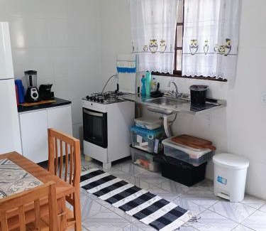 Itanhaem House | Casa aconchegante com churrasqueira e piscina para um ambiente familiar