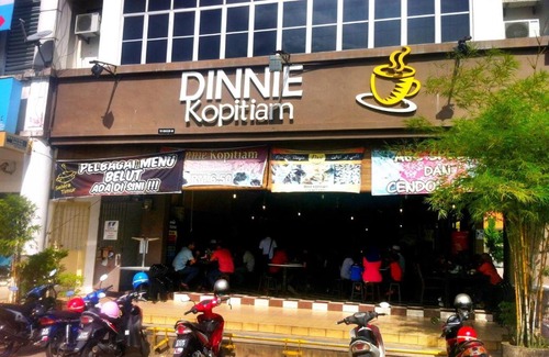 Kampung Dato' Ibrahim Fikri House | CASA ADELIA HOMESTAY KEMAMAN