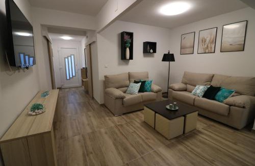 Carril House | Casa adosada con pequeño patio