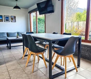 Angostura House | Casa AICU