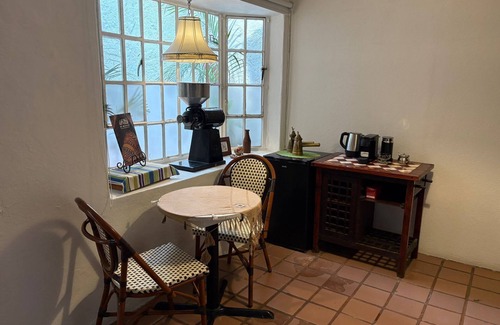 Roma Sur House | Casa Aimee - Suite C · Casa Aimee, Cosy Studio with Work Station