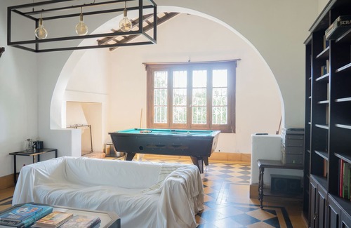 La Cumbre House | Casa al pie de la Montaña con Cama King, Pileta y Mesa de Pool