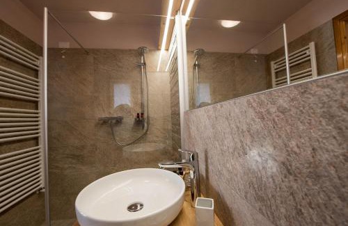 Isolaccia Apartment | Casa Al Rin
