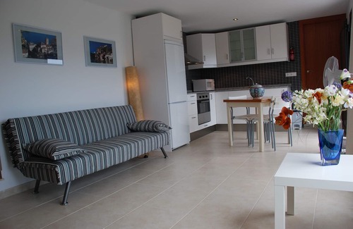Les Planes del Rei Apartment | Casa Alados- modern Apnt within VillaSuala + amazing views in lovely location.