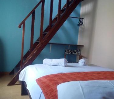 Pinchote House | Casa Alar Del Conde