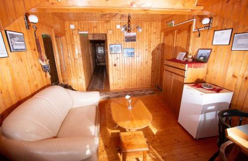 Baia de Arama House | Casa Albă