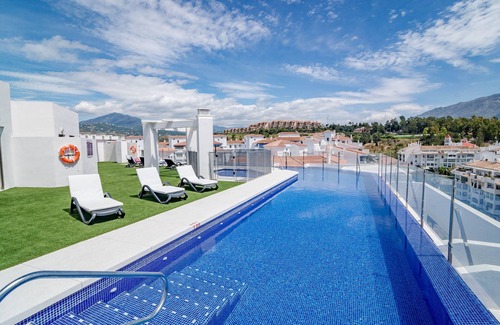 Nueva Andalucia Apartment | Casa Albatross I by Roomservices