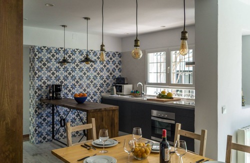 Cabo Roche Villa | Casa Almadraba. Cortijo-style, courtyard, beach (200m)