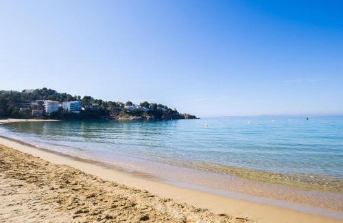Almadraba-Canyelles House | CASA ALMADRAVA - Casa en situación privilegiada en la playa de Almadrava (Roses). Acceso privado a la playa. - ES-228-113