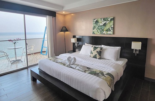 Bolinao Resort | Casa Almarenzo Bed & Breakfast
