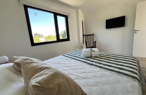 Colonia Chapadmalal House | Casa Altamar - Casa Con Vista Al Mar en Playa Cruz del Sur, Chapadmalal Para 6 PAX Con Parrilla y Cochera - Hola Sur