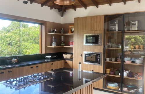 Brava House | Casa Alto Padrão a 100 Metros da Praia Brava