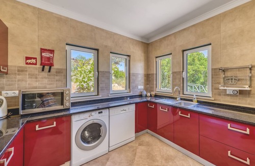 Fialho Villa | Casa Alto de Santo Antonio - 3 bedroom villa with great views!