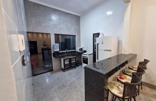 Barretos House | Casa Alves Aluguel de Temporada Próx Hospital do Amor em Barretos SP Com Suíte e Ar condicionado