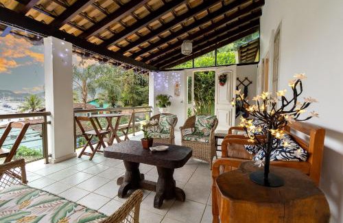 Praia do Jardim Bed & Breakfast | Casa Amarela