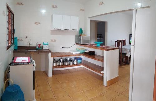 Maranduba House | casa amarela de maranduba 1
