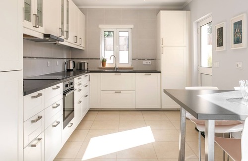 Évora House | Casa Amarela - Countryside Villa by LovelyStay