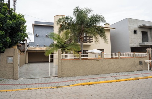 Itacolomi Apartment | Casa ampla a 500 metros da praia ZT7028