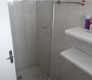 Enseada House | Casa ampla com 3 quartos com ar condicionado a 50mts da praia