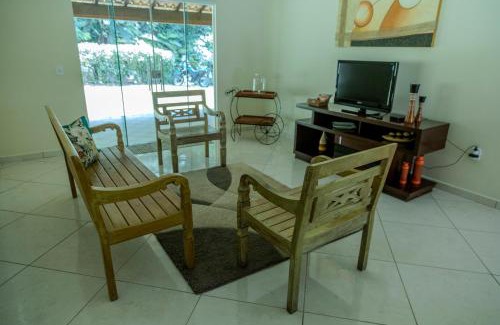 Macae House | Casa ampla c piscina e churrasq em meio a natureza