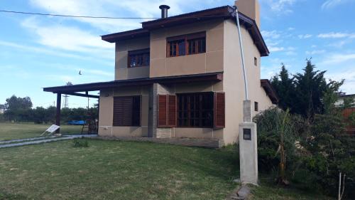 Miramar House | Casa amplia barrio privado Miramar