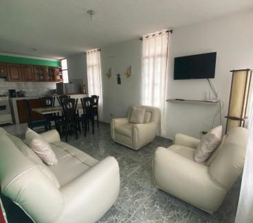 Fusagasuga House | Casa amplia con garaje