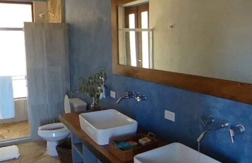 Valle de Guadalupe House | Casa Anabel nuevo · Casa Anabel at Rancho 5 Mujeres (Great location!)