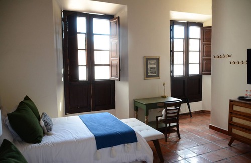 Mascota Hotel | Casa Angeles