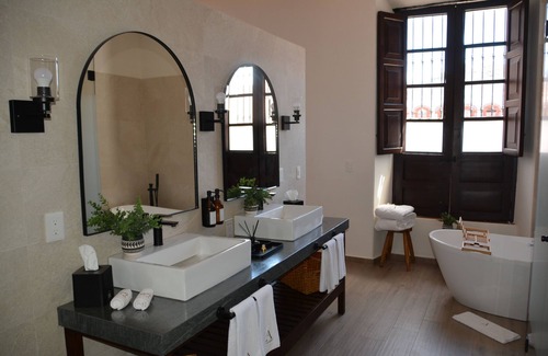 Mascota Hotel | Casa Angeles
