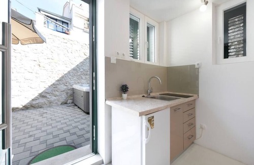 Plisac House | Casa Antea ★ 3 BR with Jacuzzi,Terrace & Parking ★