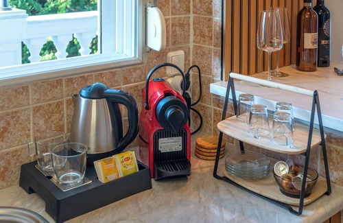 Athens Apartment | Casa Antigone - Comfortable house in Athens Metro Mall