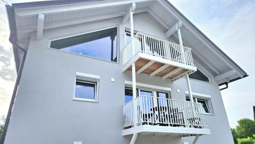 Sekirn Apartment | "Casa Antonio" 3 Gehminuten Strandbad Sekirn, inkl Seezugang