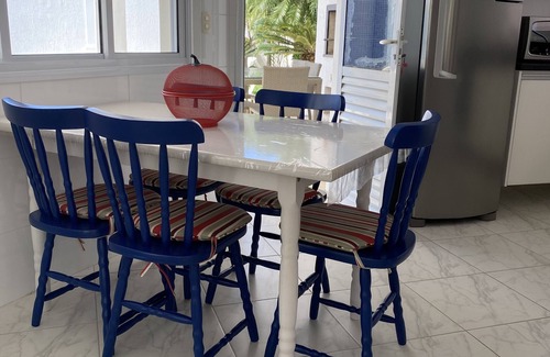 Balneario Praia do Pernambuco House | Casa Arvoredo - Live a unique experience! Swimming pool, barbecue and 4 suites