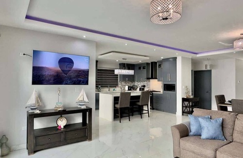 La Joya House | Casa Avaloz with Ocean View in San Marino