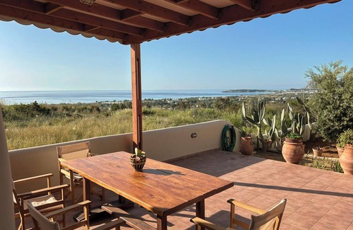 Afandou Villa | Casa Avgerinou: Hilltop Retreat with Breathtaking Sea Views & Proximity