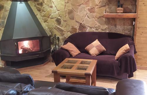 Biar House | Casa Axier-Chalet con Piscina privada y chimenea