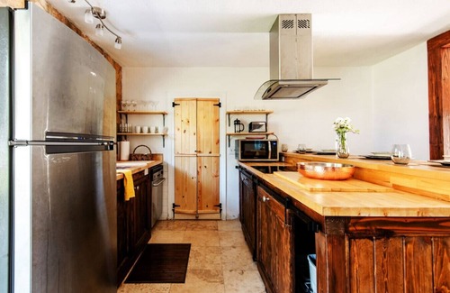Newtown House | Casa Azul 2Bed/1Bath