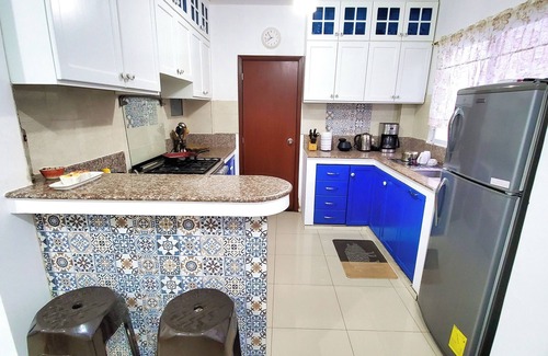 El Arenal House | Casa Azul - 3 Bedroom House with AC Pool and WiFi