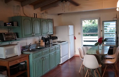 Culebra Pueblo House | Casa Azul ~Beautiful Bay Views WiFi, Netflix & Beach Gear included