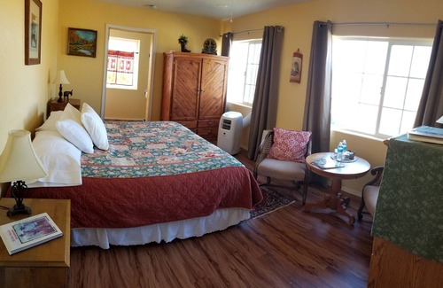 Quemado Bed & Breakfast | Casa Azul Bed & Breakfast